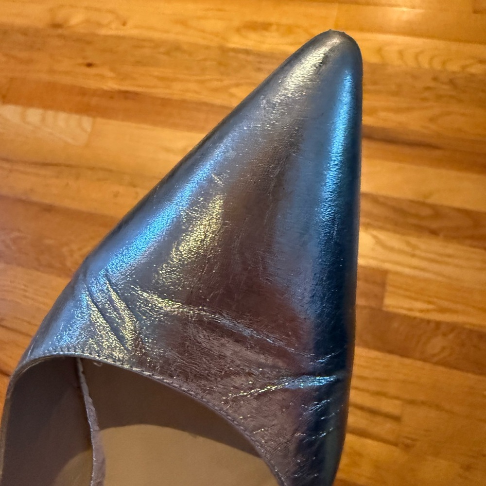Perfect Holiday Shoe! 
Stuart Weitzman Emilia Silver Women's Flats - Picture 7 of 12